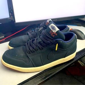 NIKE SIZE 11 EAST-SIDE GOLF AIR JORDAN 1 LOWS WORN ONCE
